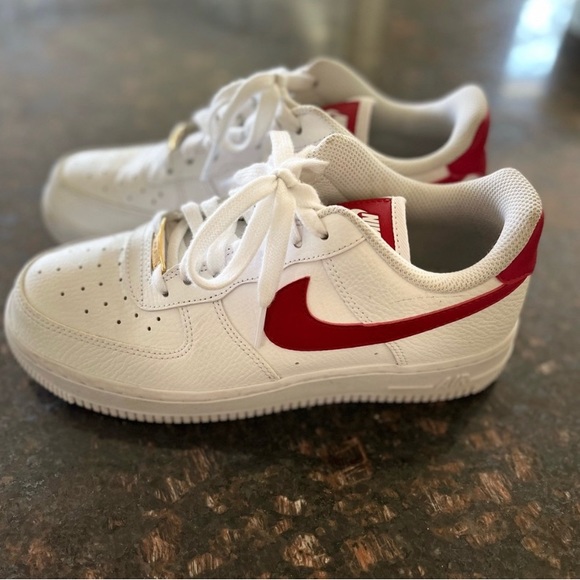 Nike airforce 1s size 7 womens EUC - Picture 1 of 5